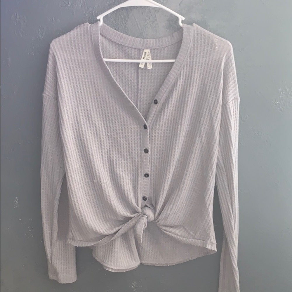 Gray long sleeve🤍